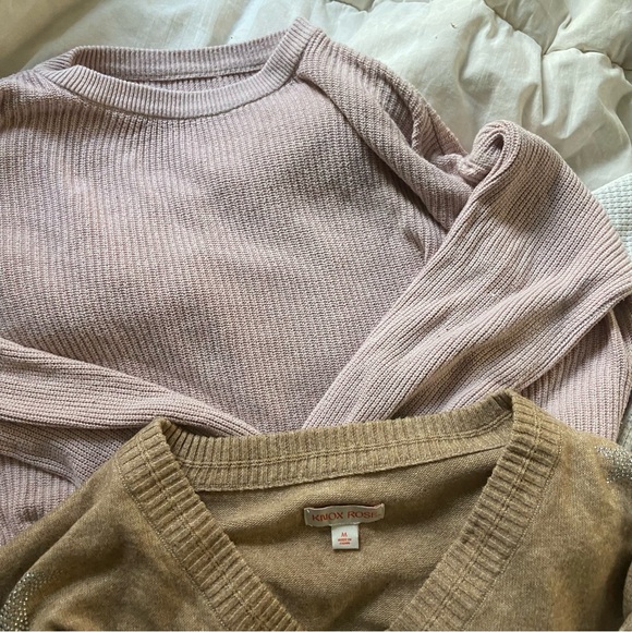 Multi-coloured long sleeve crop top + sweater bundle - Picture 3 of 9